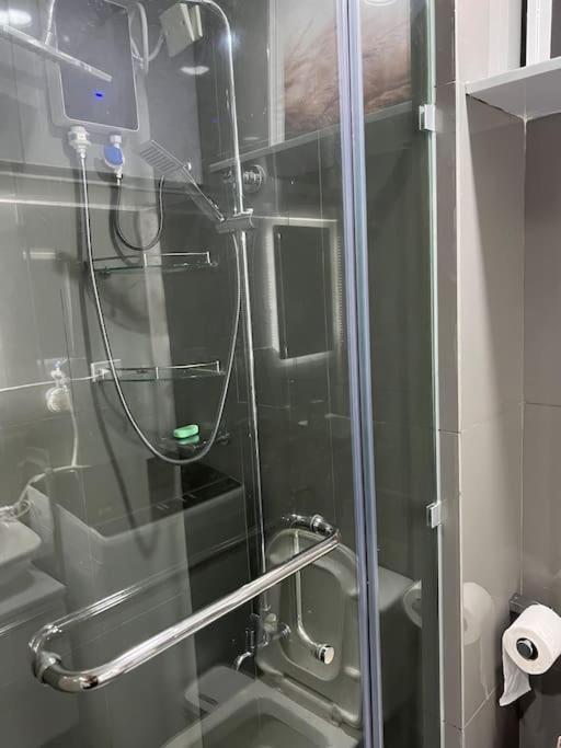 Apartment In Air Residences, Makati With Wifi, Netflix, Pool, Mall And More มะนิลา ภายนอก รูปภาพ